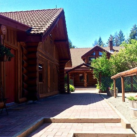 Hitching Post Resort Келоуна Экстерьер фото