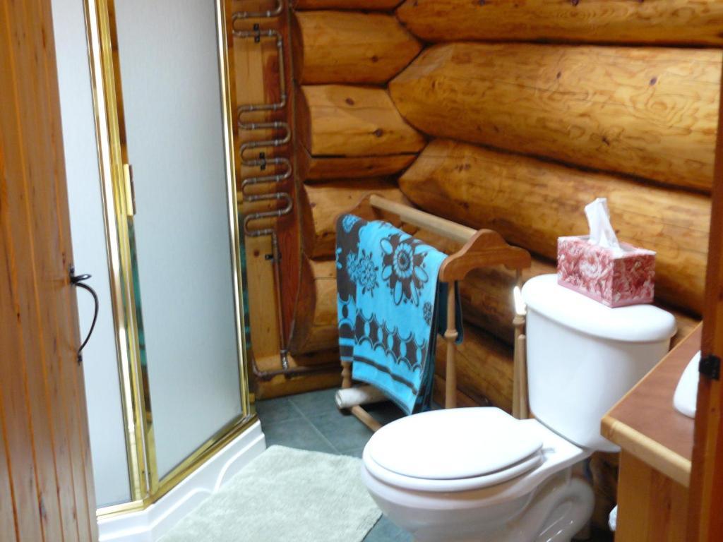 Hitching Post Resort Келоуна Номер фото