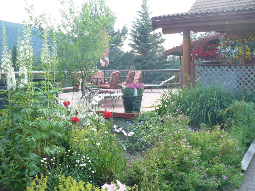 Hitching Post Resort Келоуна Номер фото