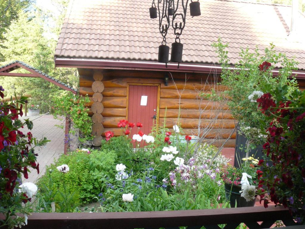 Hitching Post Resort Келоуна Номер фото