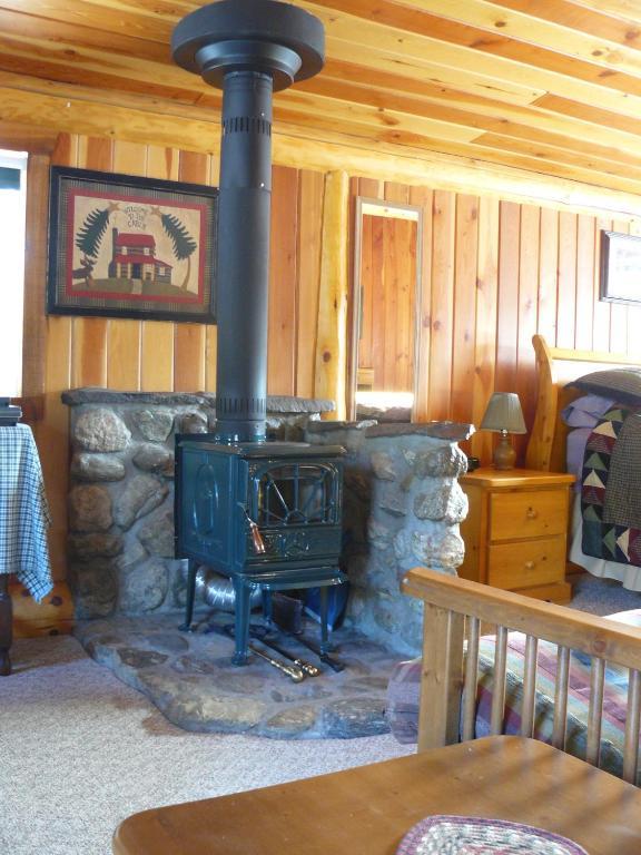 Hitching Post Resort Келоуна Номер фото