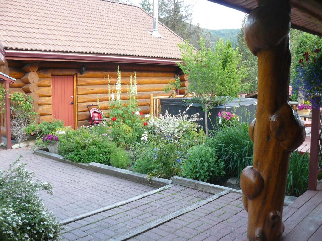 Hitching Post Resort Келоуна Номер фото