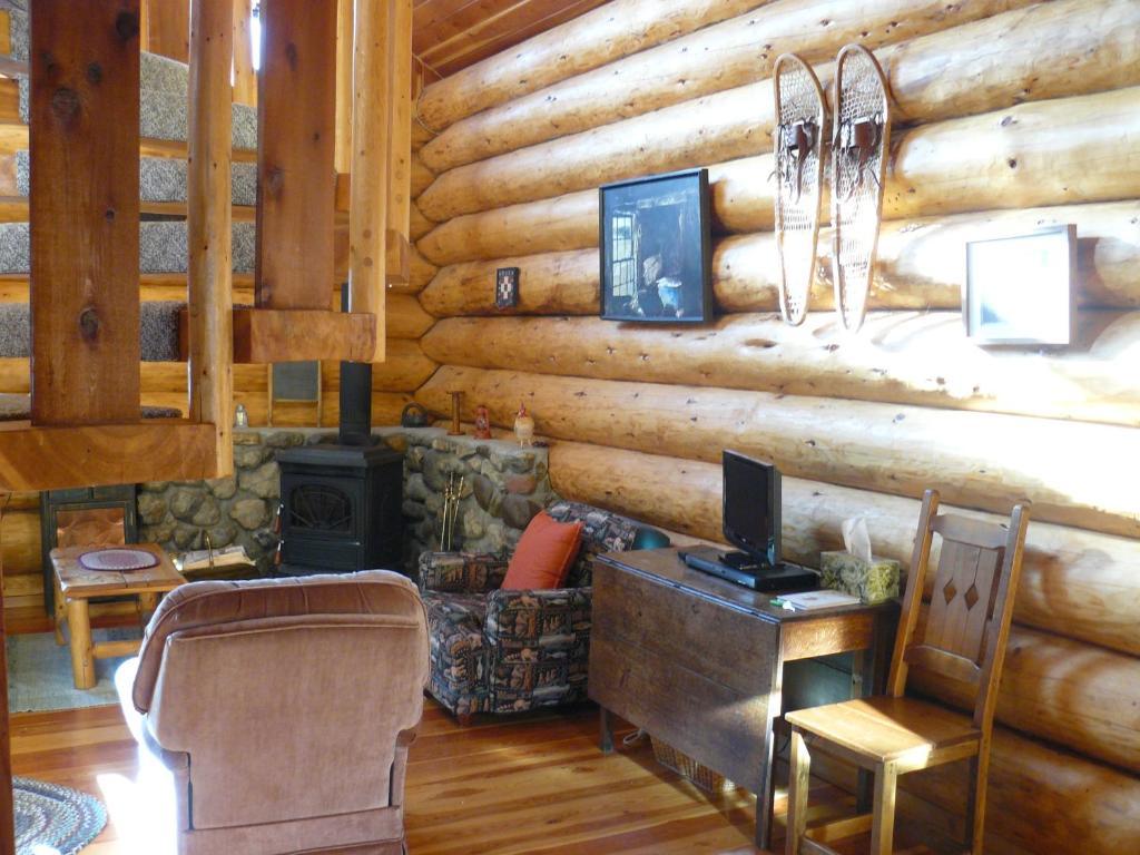 Hitching Post Resort Келоуна Номер фото