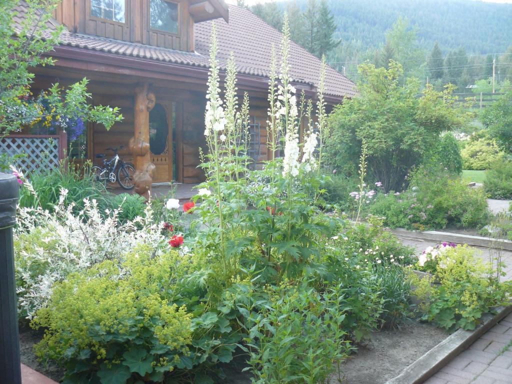 Hitching Post Resort Келоуна Экстерьер фото