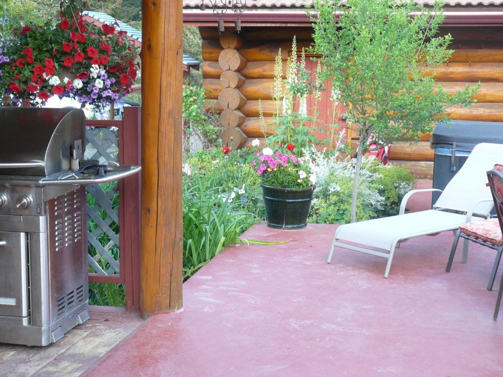 Hitching Post Resort Келоуна Номер фото