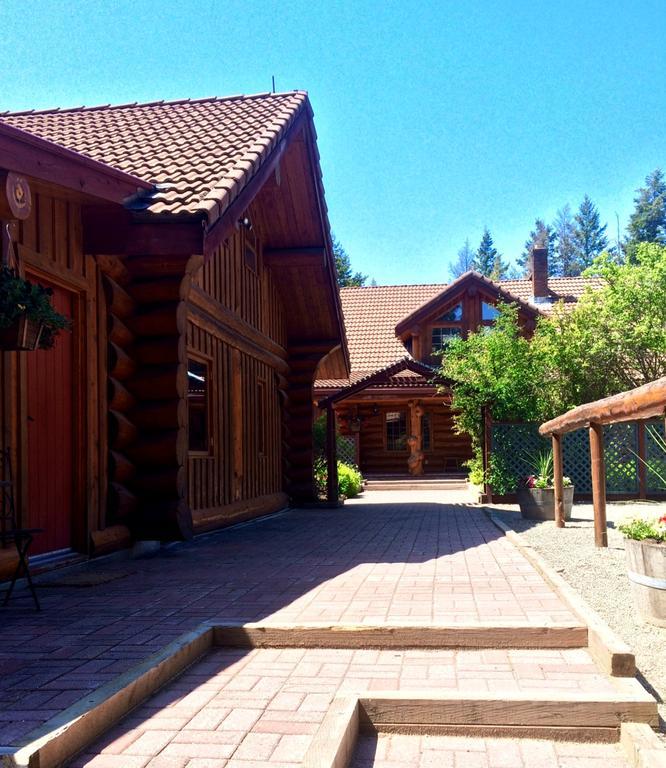 Hitching Post Resort Келоуна Экстерьер фото