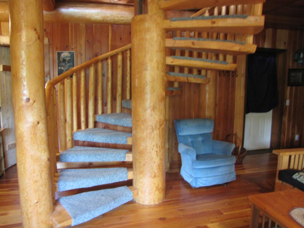 Hitching Post Resort Келоуна Экстерьер фото
