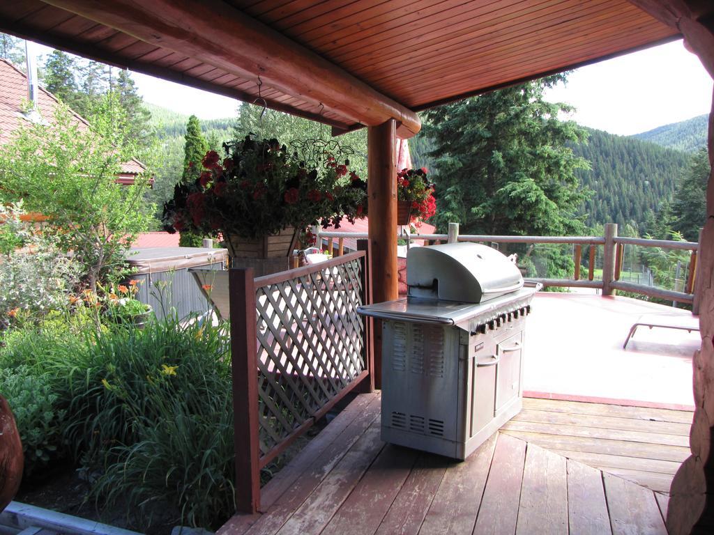 Hitching Post Resort Келоуна Экстерьер фото